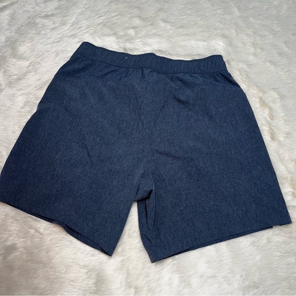 Men’s Old Navy quick‎ dry active shorts with adjustable waist - Picture 3 of 3